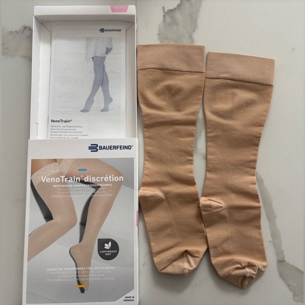 Knee high compression socks - Bauerfeind VenoTrain Discretion (20-30 mmHg)